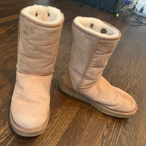 Classic Short II UGGs, Size 10